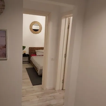 Jona Beach Mamaia Nord 아파트 *